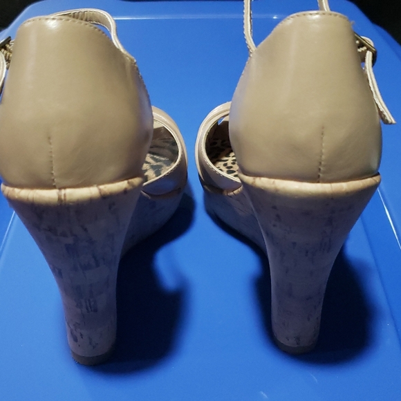 Women's Aldo Sandals - Picture 3 of 5